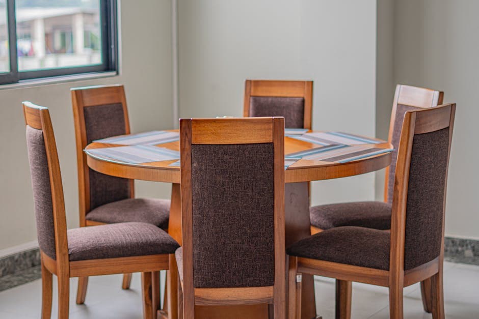Round Oak Dining Table + 4 Chairs - photo 2