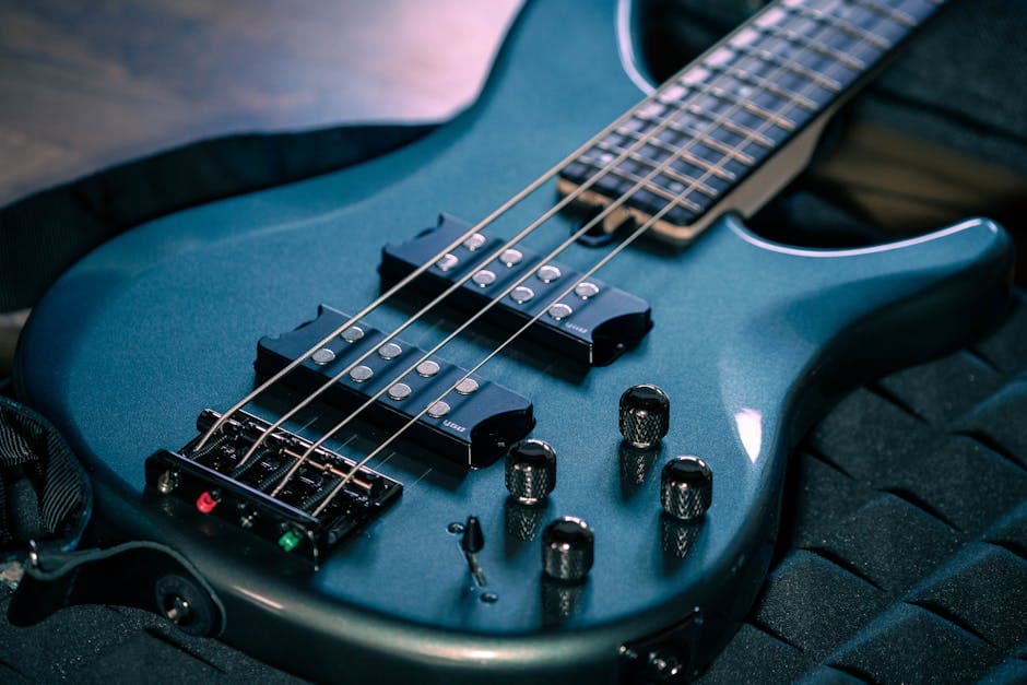 Squier Affinity Bass + Amp - photo 2