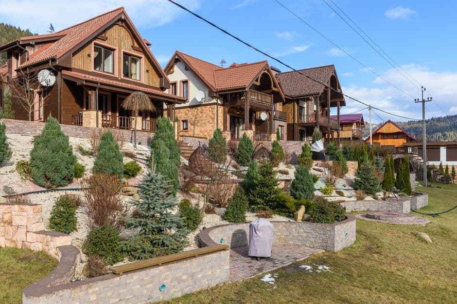 3BR Craftsman House with Yard - photo 2