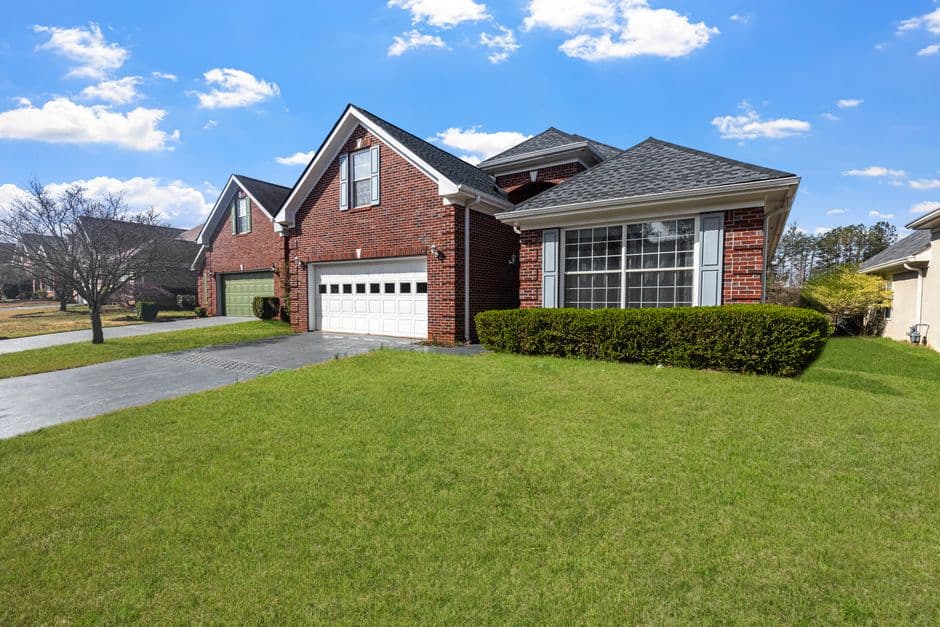 Spacious 4BR Two-Story - photo 3